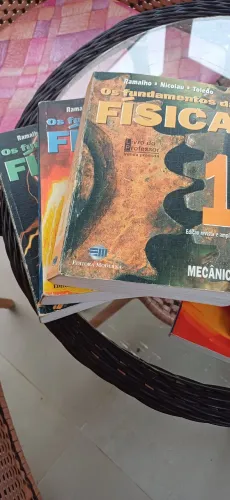 Livros de Física (médio e superior)