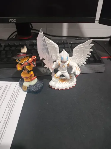 Skylander rattle shake e trap master luz reservado