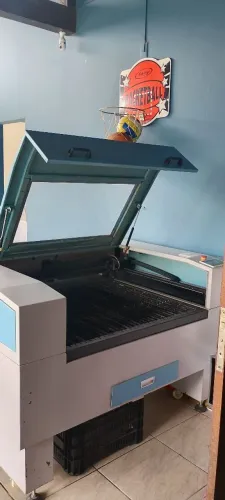 Máquina laser Co2