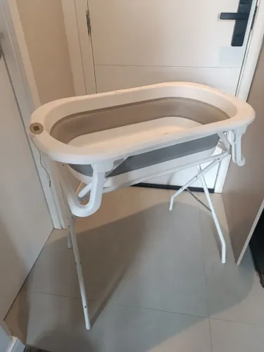 Banheira Dobrável para Bebê com Suporte - Excelente Estado