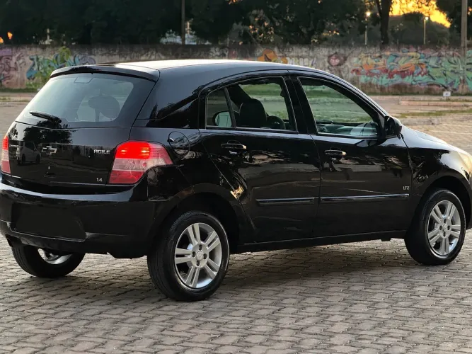 Chevrolet Agile LTZ 1.4 MPFI 8V Flexpower 5P 2011