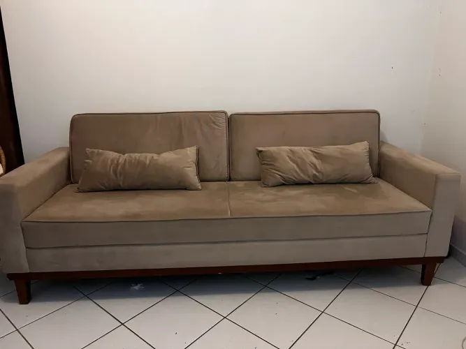Vendo sofá com 6 meses de uso e levo!comprei pelo valor de 1500