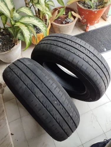 Vendo 02 pneus watslake 195/65/15 Radial RP 28 usados..