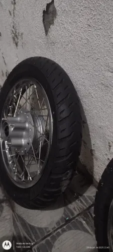Rodas originais com pneus da pop 2025