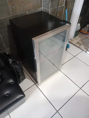 Adega frigobar HQ 70 litros