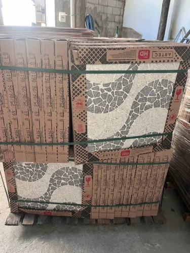 Cerâmica 57  x 57 antederrapante 
