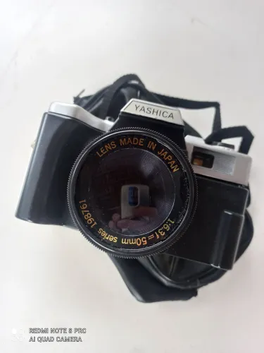 Câmera Fotográfica Yashica - Anos 1990