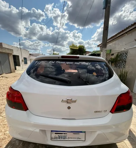 Chevrolet Onix Hatch Lollapalooza 1.0 8V Flex Power Mec. 4P 2014