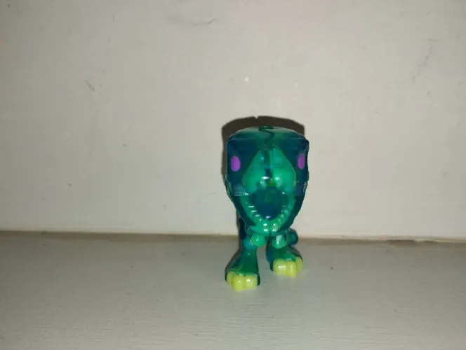 Dinossauro de brinquedo Kinder ovo