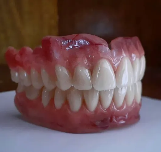 Prótese dentária a domicílio a partir de 200