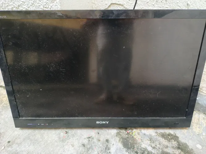 TV Sony KDL 32EX725 não liga, tela intacta