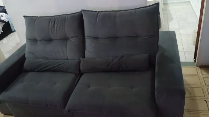 VENDO SOFÁ RETRÁTIL ( PAGAMENTO SOMENTE VIA PIX NO ATO DA RETIRADA DO SOFÁ)