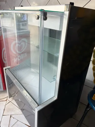 VITRINE NEUTRA GELOPAR 