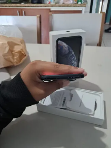 iPhone XR 64GB Conservado + Caixa Original - Apenas R$700 ?