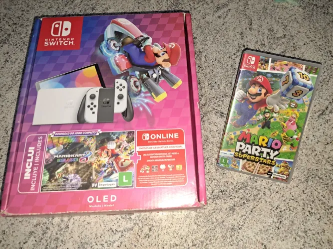 Nintendo Switch Oled 64gb + 2 jogos ( Mario Kart 8 e Mario Party Superstars ) )