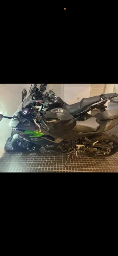 Kawazaki ninja 500 2025 com  apenas 18 km 