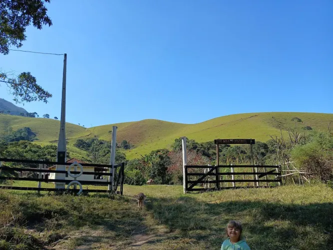 Sitio em Cunha 20 alqueires , divisa com Silveiras.