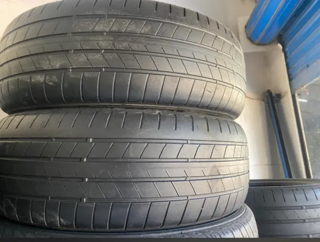 Pneu semi novos par 225/55/18