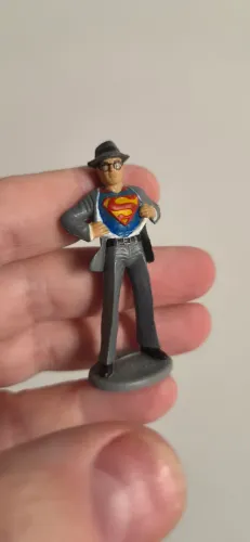 Superman Clark Kent DC bullet