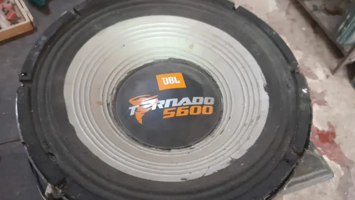 Vendo alto falante tornado 15 queimado