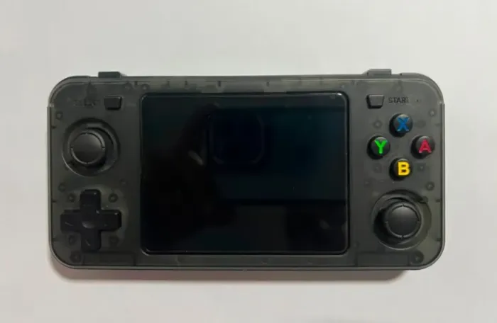 R36H - Video Game Portátil