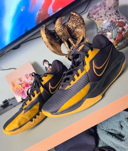 tênis nike precision 6 VI preto gold 40
