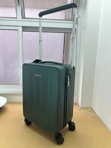 Mala de viagem de bordo policarbonato para ate 10kgs medidas 55cm x 35cm x 25cm
