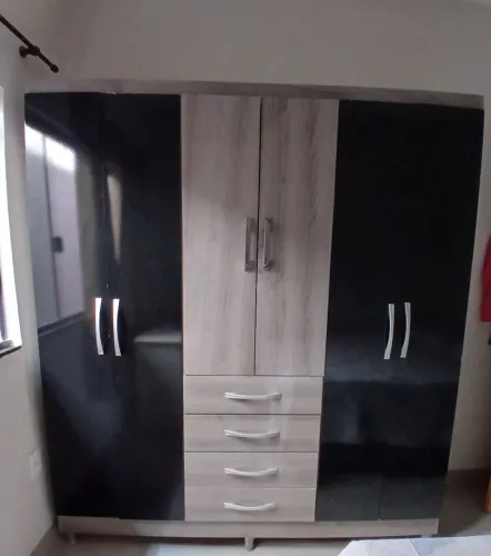 GUARDA-ROUPA CASAL