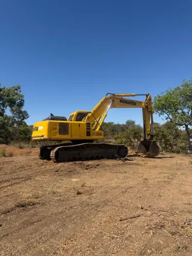 ESCAVADEIRA KOMATSU PC200-6 (OPORTUNIDADE)