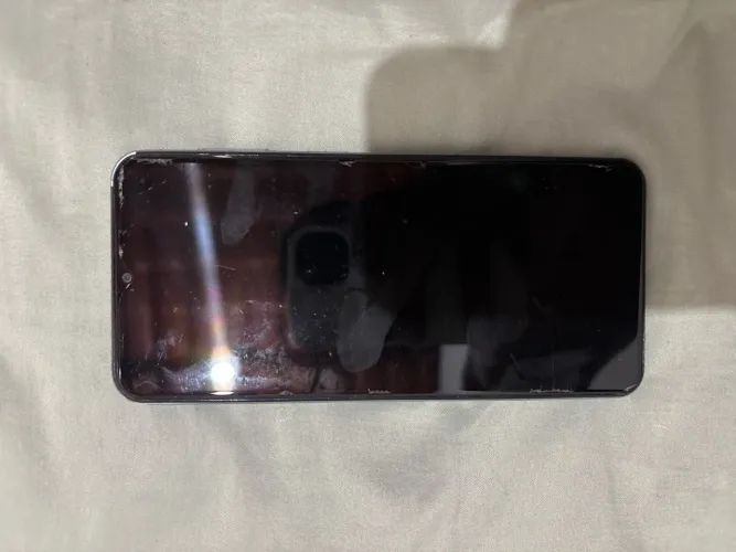 Samsung M23. Com marcas de uso na parte do fundo. Sem funcionar.