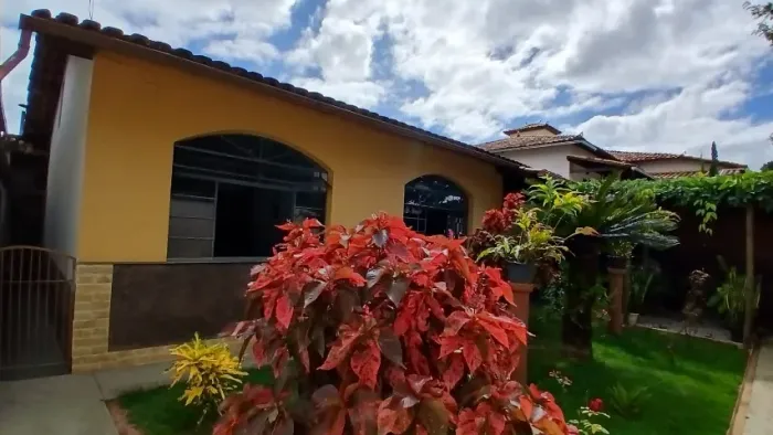 Casa a venda em Santo Antônio do Grama - Minas Gerais