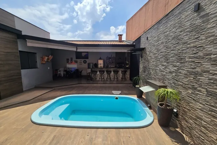 CASA À VENDA NO JARDIM PARAÍSO II BOTUCATU-SP