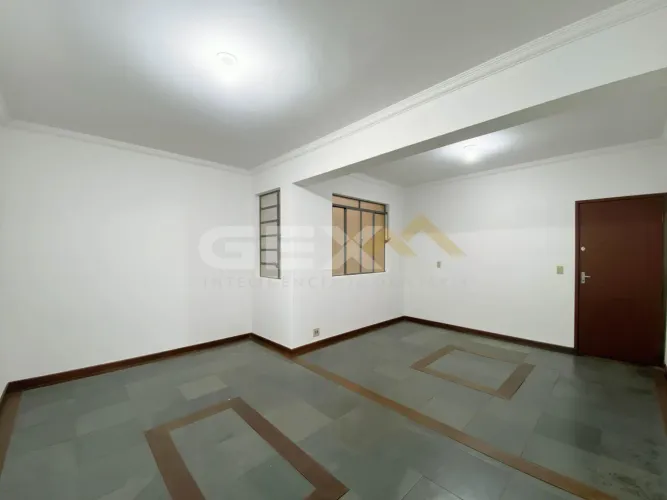 Apartamento à Venda com 03 Quartos no Centro de Divinópolis MG.