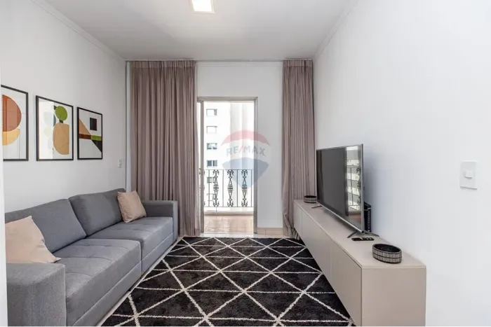 Apartamento mobiliado para venda no Itaim Bibi, 90m2, todo reformado, localização espetacu