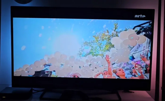 TV Philips 40" Full HD Ambilight - Não é Smart TV