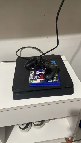 PlayStation 4 slim