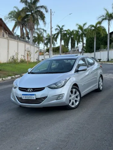 Hyundai Elantra GLS 1.8 16V Aut. 2013