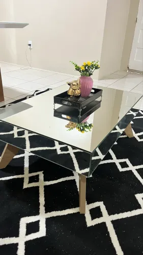 Mesa de centro espelhada