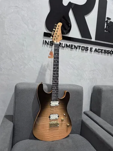 Guitarra Benson Hardy Modern S Gold
