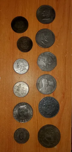 Moedas antigas.lote ou a negociar moedas específicas