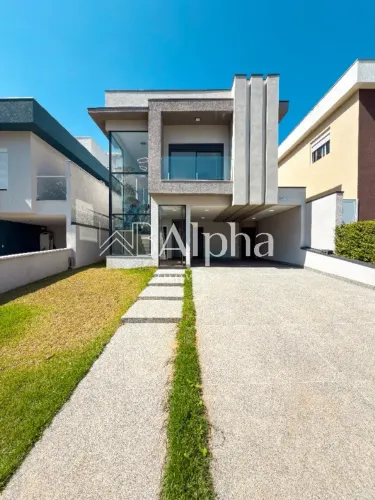 Casa a venda no Condomínio New Ville em Santana de Parnaíba - SP