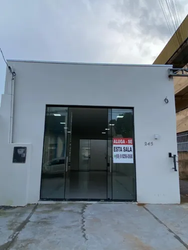 SALA COMERCIAL NO CENTRO P/ LOCAÇÃO. 
