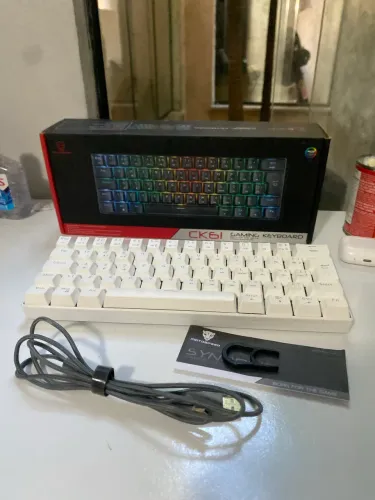 Teclado gamer mecânico branco novo