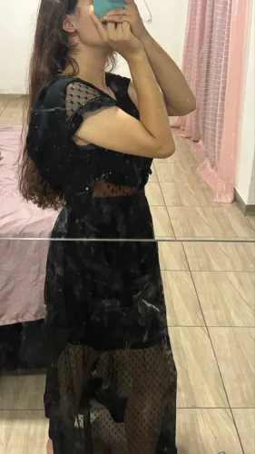 VESTIDO DE FESTA// COR PRETA E COM RENDA 