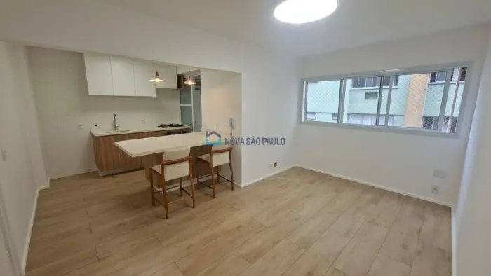Apartamento com 02 quartos e 01 vaga de garagem na Vila Mariana