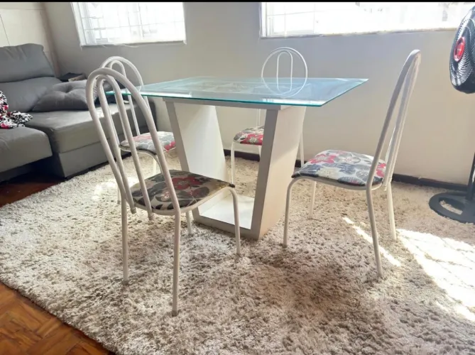 Mesa 4 cadeiras MDF