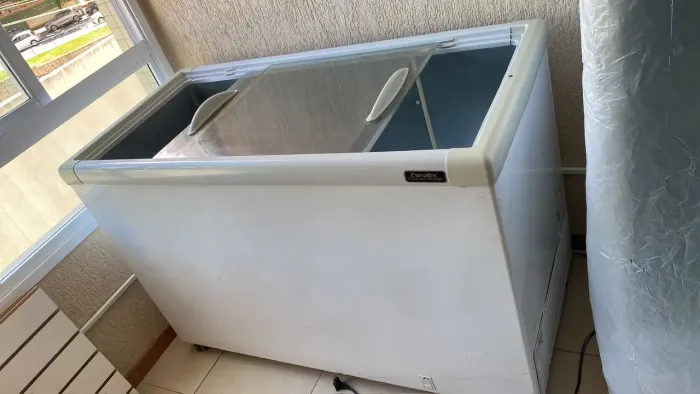 Freezer Horizontal Esmaltec 400L Expositor