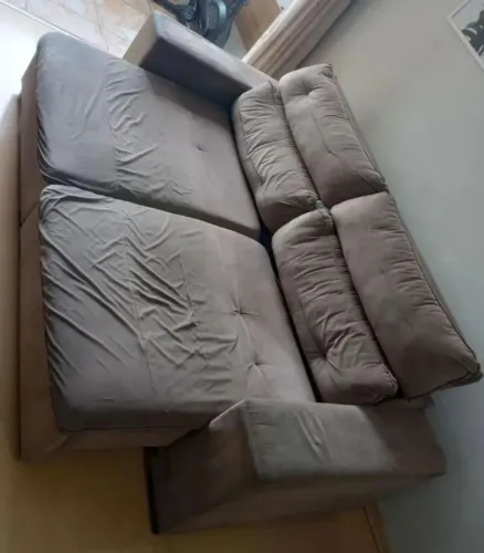 Sofá Retrátil Komfort House Usado