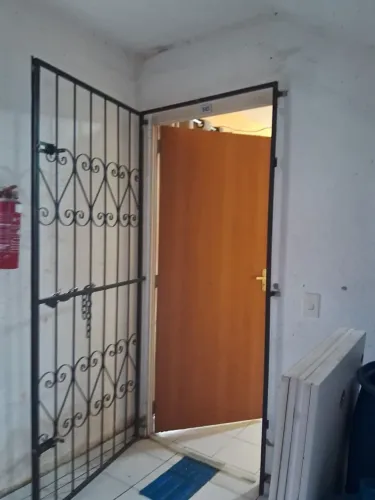 Vendo ou troco um apartamento no Monte das Oliveiras documentos em dias luz,água em dias 