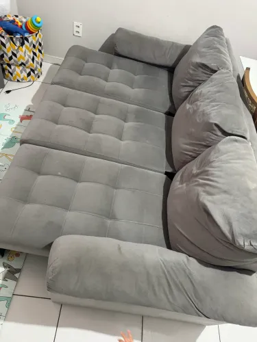 Vendo sofá de 3 lugares que vira cama.